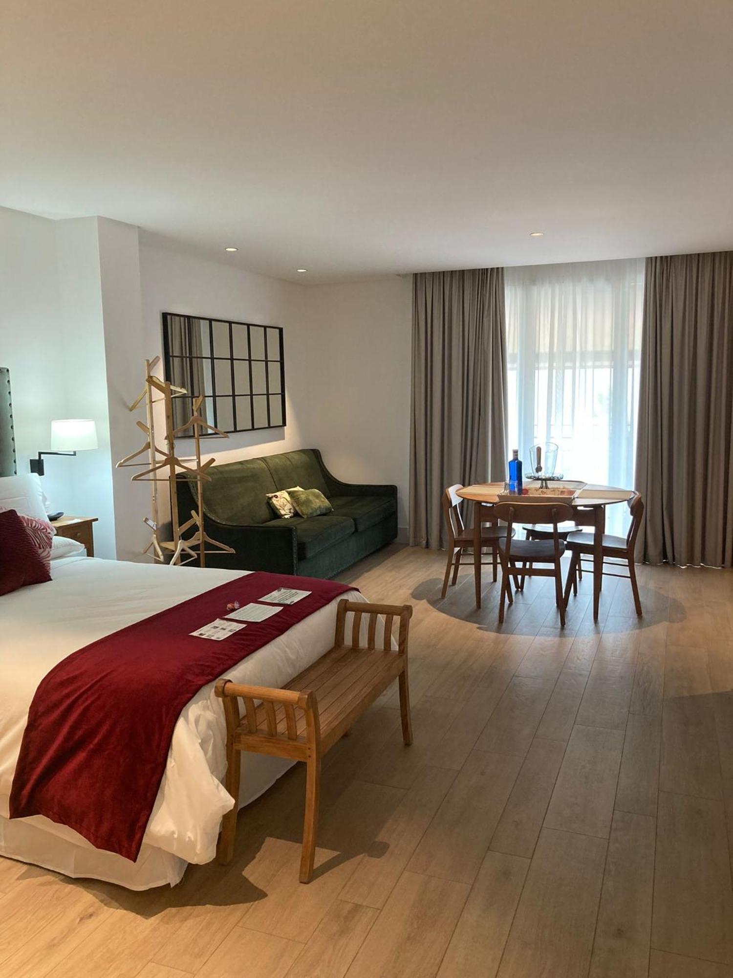 Apartamentos Turisticos La Plaza チピオナ エクステリア 写真
