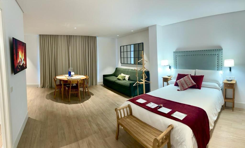Apartamentos Turisticos La Plaza チピオナ エクステリア 写真