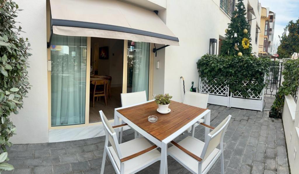 Apartamentos Turisticos La Plaza チピオナ エクステリア 写真