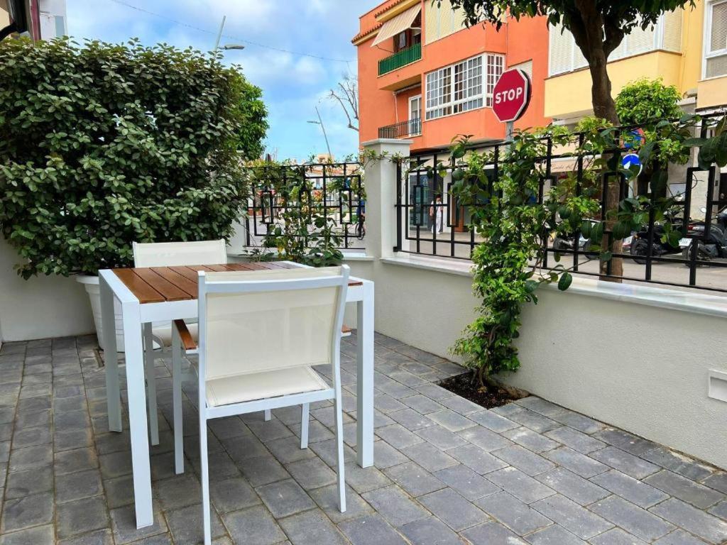 Apartamentos Turisticos La Plaza チピオナ エクステリア 写真