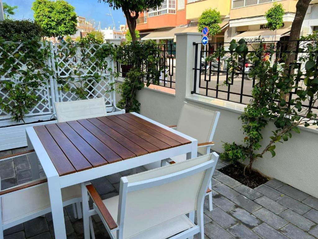 Apartamentos Turisticos La Plaza チピオナ エクステリア 写真
